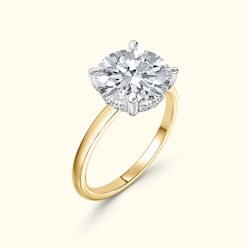 Jess' Diamond Engagement Ring - Minimalist Elegance